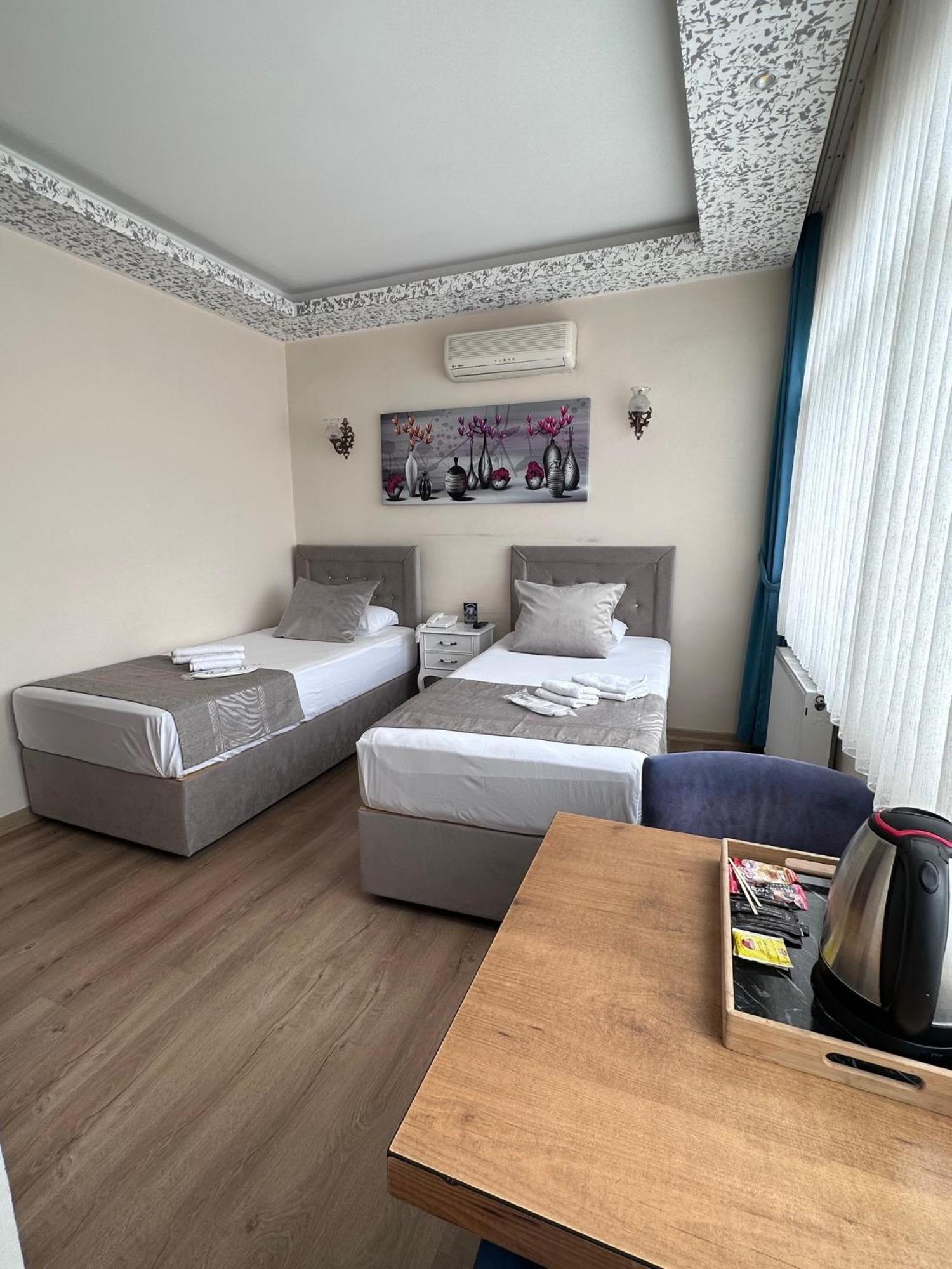 Ueskuedar Otel Istanbul Exterior photo